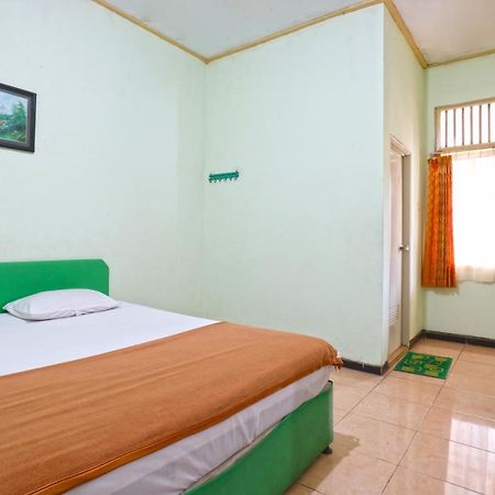 Hotel Camelia Malang Exteriör bild