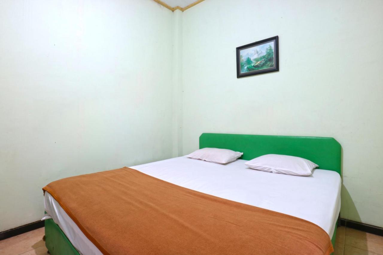 Hotel Camelia Malang Exteriör bild